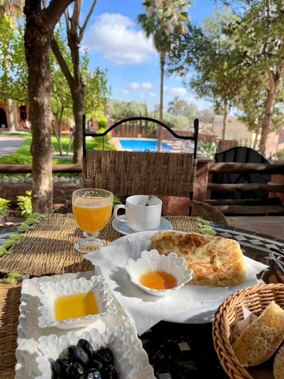 Chez Mamouchthka Bed & Breakfast Ourika Luaran gambar